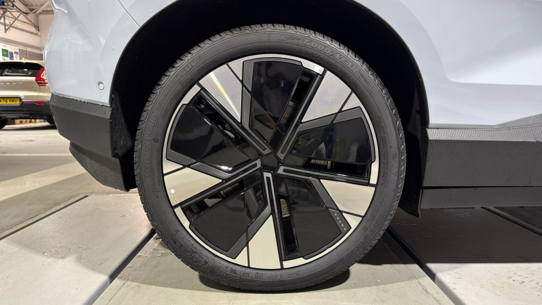 Volvo EX30 200kW SM Extended Range Ultra 69kWh 5dr Auto Electric Estate